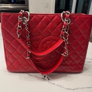 CHANEL GST EUC